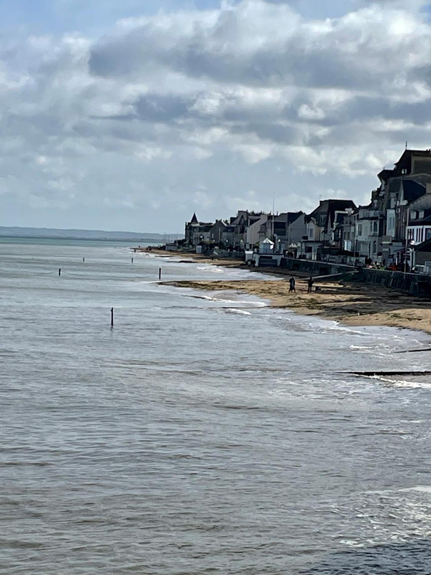 Saint-Aubin-Sur-Mer: Bel Appartement Traversant Bagian luar foto